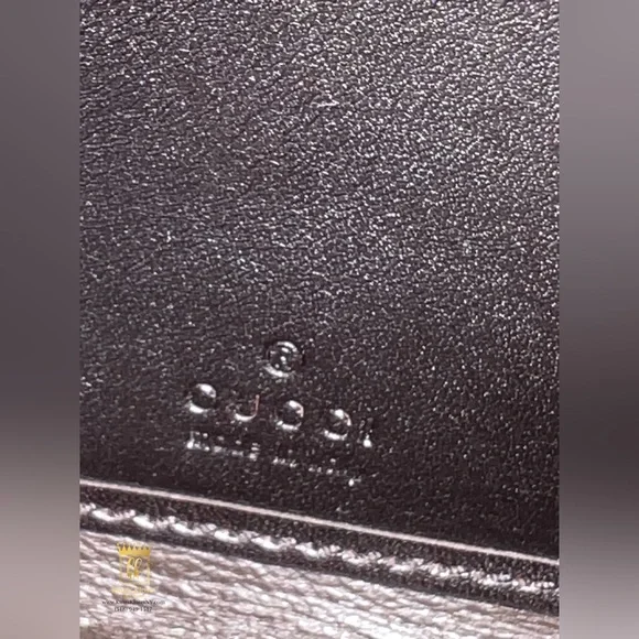 Gucci zip around wallet